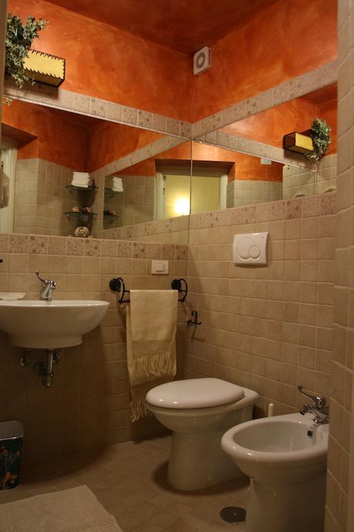 Bed And Breakfast Angolo Fiorito Civitavecchia Phòng bức ảnh