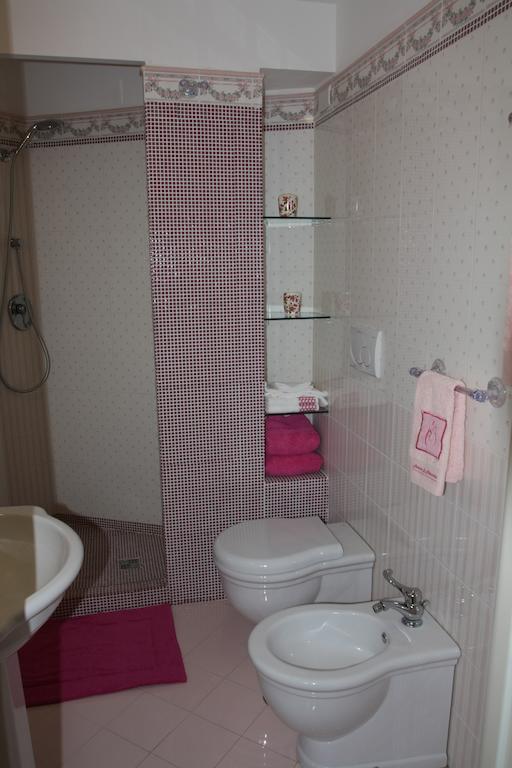 Bed And Breakfast Angolo Fiorito Civitavecchia Phòng bức ảnh
