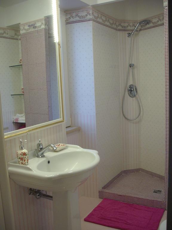 Bed And Breakfast Angolo Fiorito Civitavecchia Phòng bức ảnh